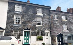 Georgian Terrace Town House In Mid Wales